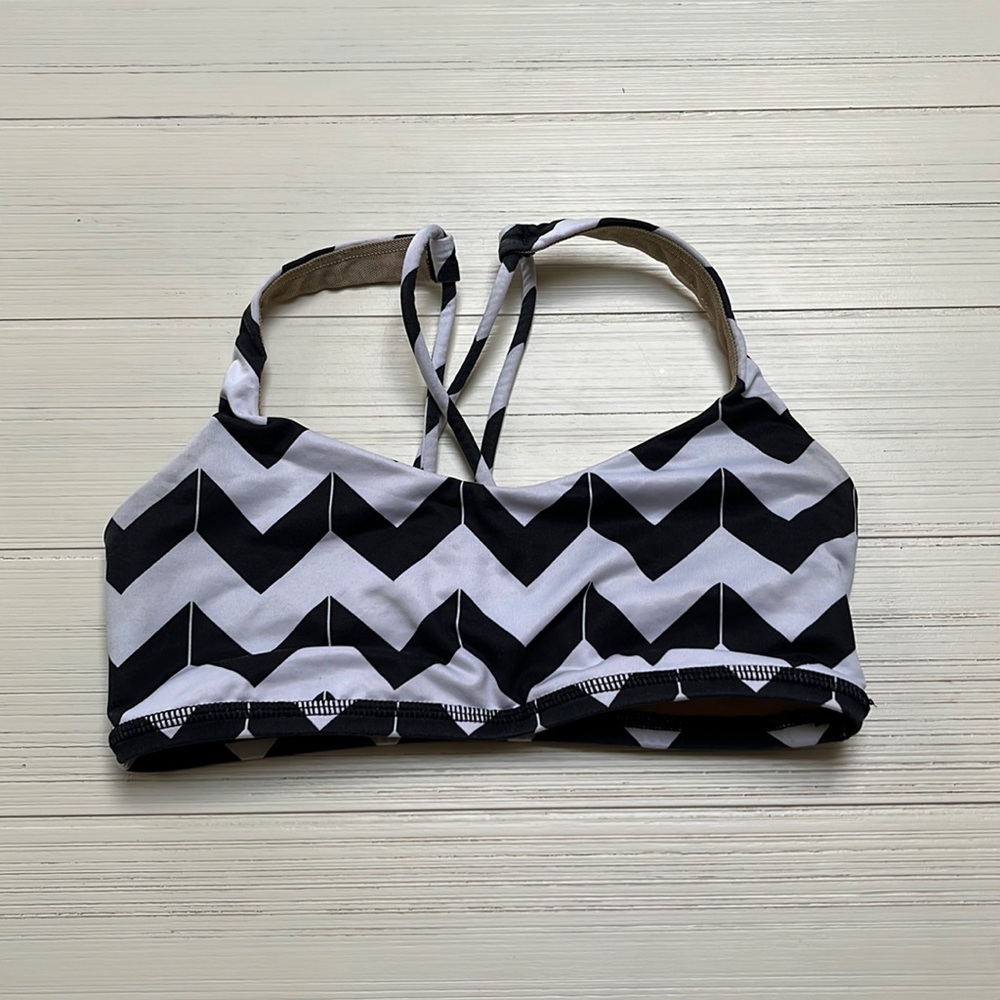 Lululemon sports bra